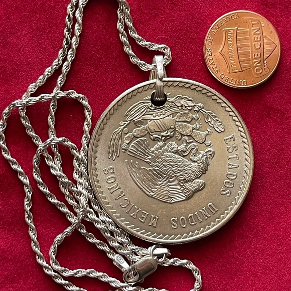 Exceptional rare 1948 Cuauhtemoc silver coin pendant necklace - Picture 2 of 5